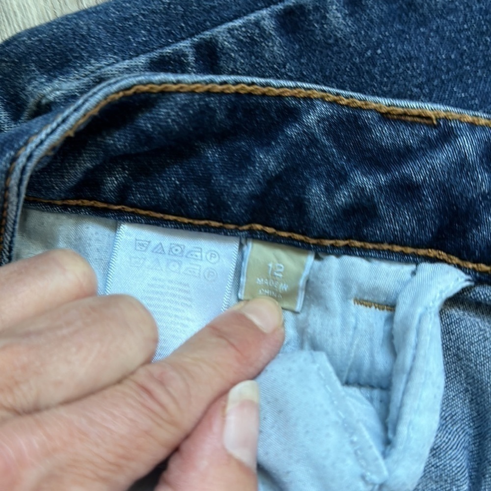 Michael Kors jeans, size 12 women’s gold accents - Picture 10 of 10